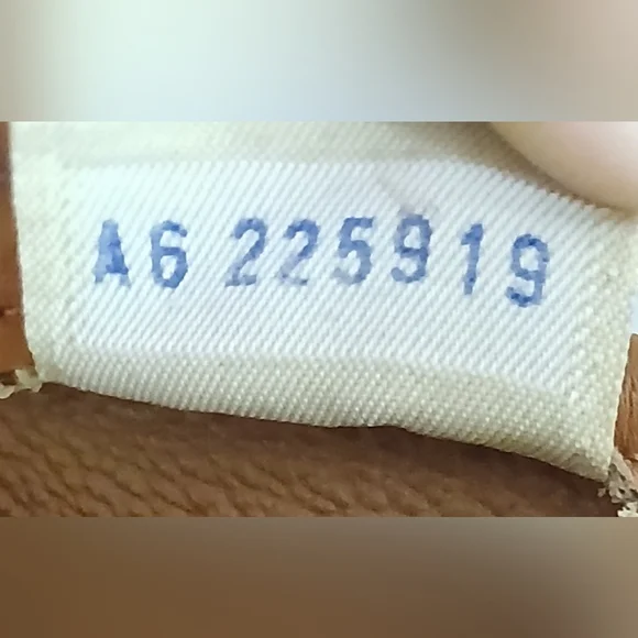 Vintage Dooney & Bourke Crossbody - Picture 16 of 16